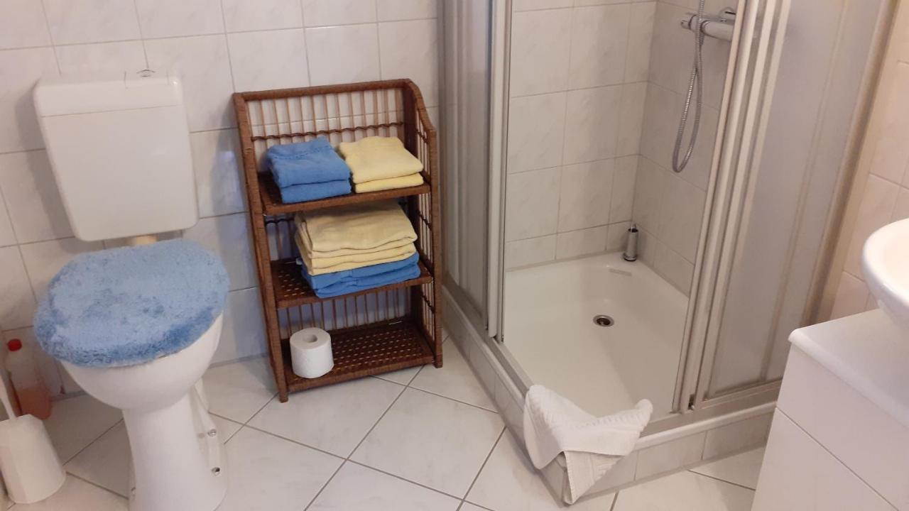 Preisbewusste Ferienwohnung Fuer 2 Personen U. Kleinkind Utarp Exterior foto